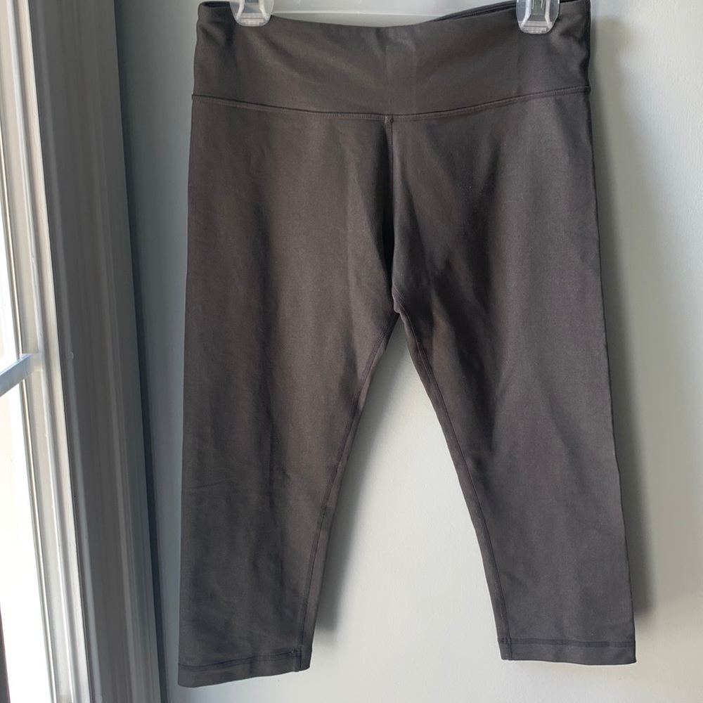 Army Green Cropped Lululemon Leggings 21”